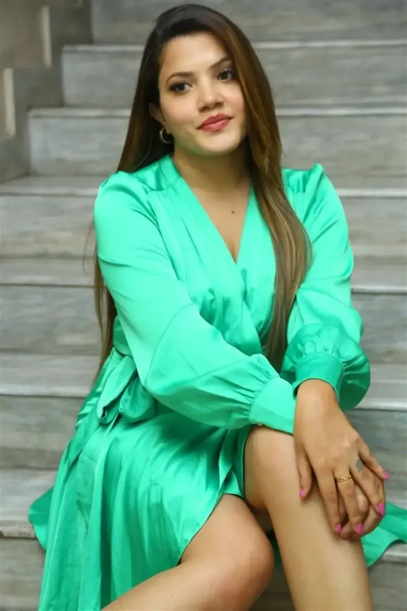 Indian Actress Sunita Pandey Long Legs Show in Green Skirt